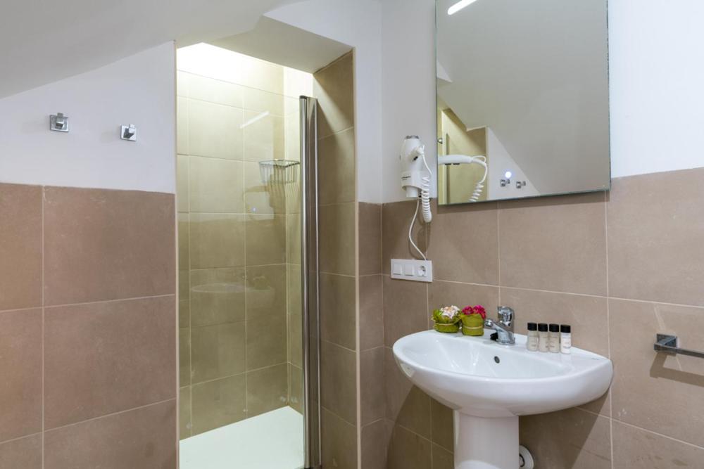 Olehousing-San Lorenzo Seville Luaran gambar